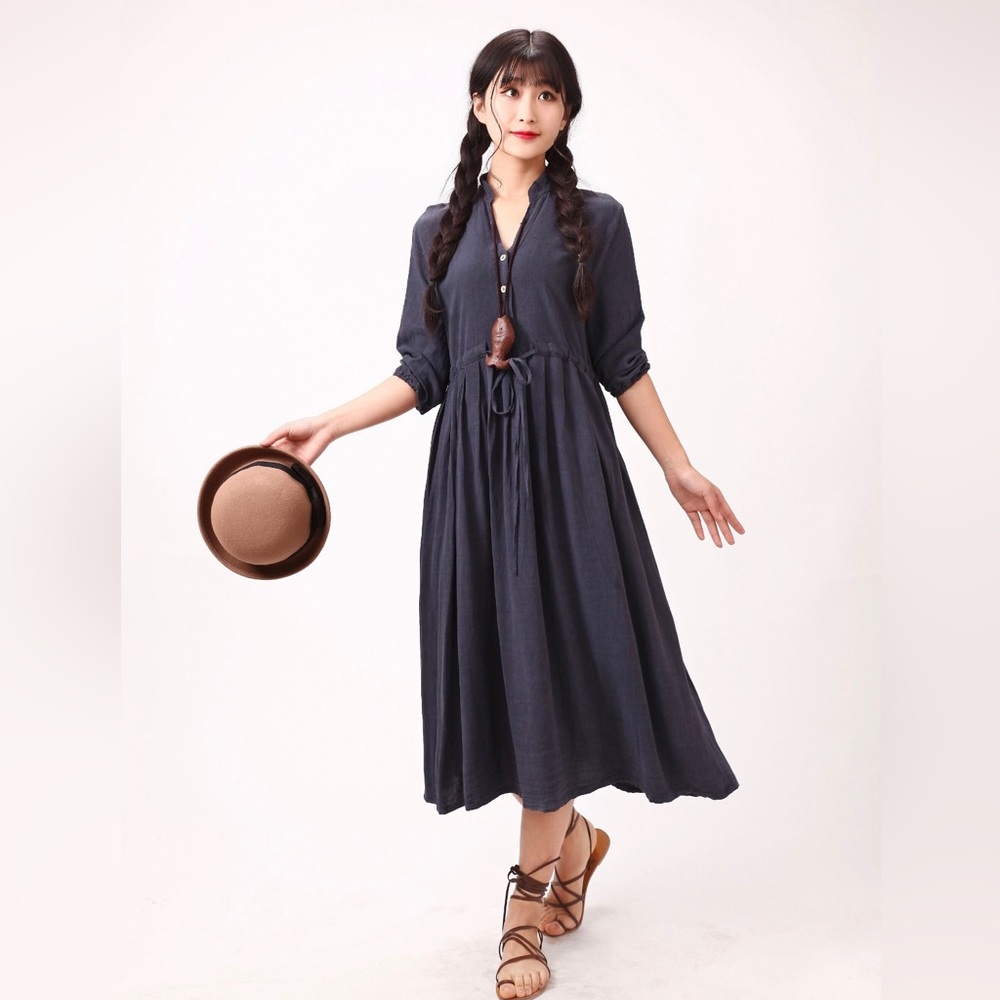 Gorgeous Linen Cotton blend dress in blue with pockets and long sleeves.